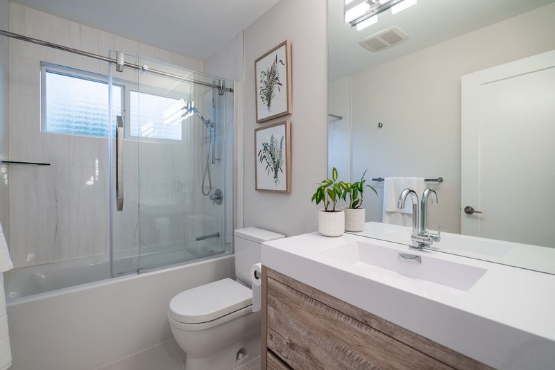 10 Essential Elements for Exquisite Bathroom Renovations in North Vancouver