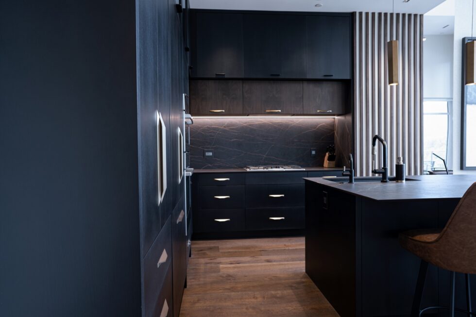 Smart Home Technology in a Modern Kitchen